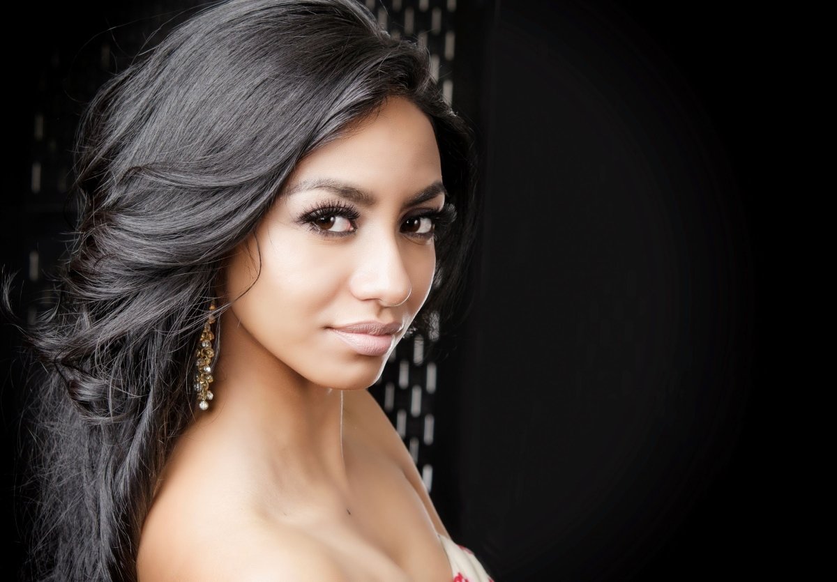 Premium Collection - Sajje Hair Collection - Luxury hair extensions. Experience volume and flow with our easy to style hair.